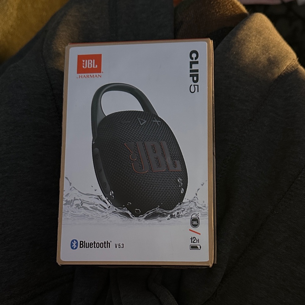 JBL Clip 5 Portable Bluetooth Speaker - Black V 5.3